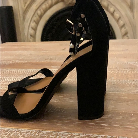 Chunky heels with pearl ankle clasps - Picture 3 of 7